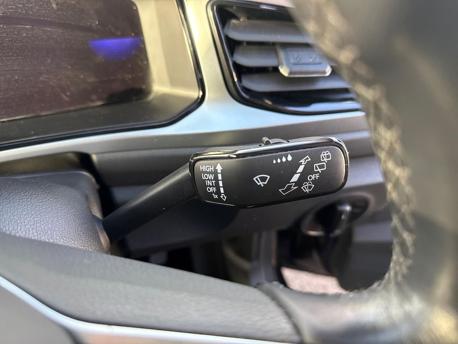 Used Volkswagen T-Roc 2023 for sale - 76439779: Photo 27