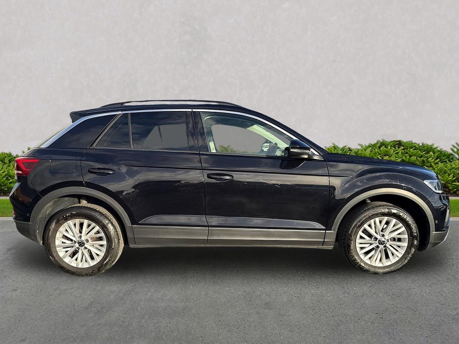 Used Volkswagen T-Roc 2023 for sale - 76439779: Photo 3