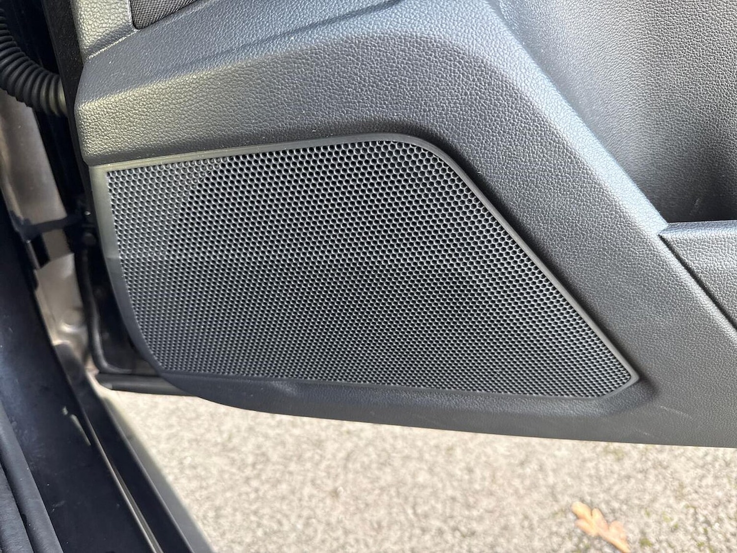 Used Volkswagen T-Roc 2023 for sale - 76439779: Photo 30