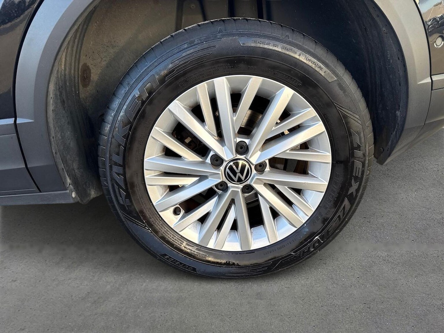 Used Volkswagen T-Roc 2023 for sale - 76439779: Photo 6