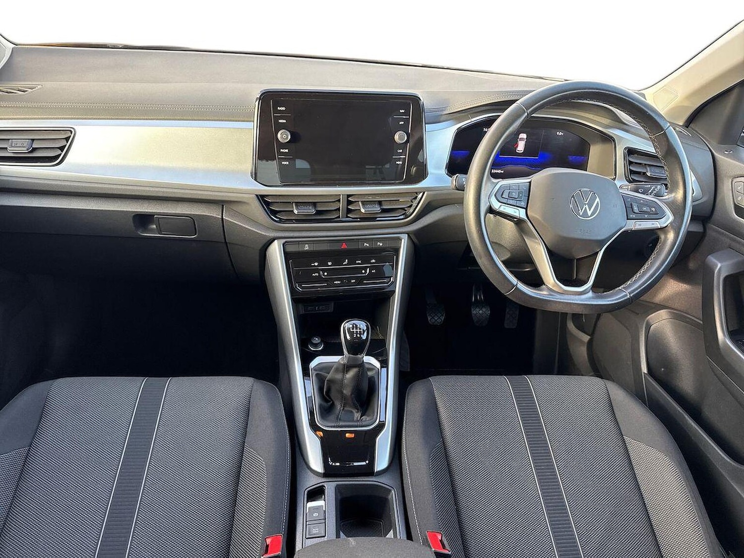 Used Volkswagen T-Roc 2023 for sale - 76439779: Photo 8