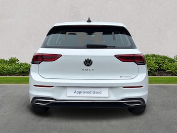 Used Volkswagen Golf 2022 for sale - 76107127: Photo