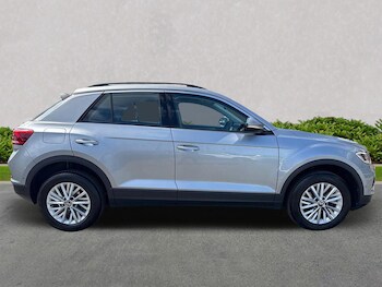 Used Volkswagen T-Roc 2023 for sale - 75604990: Photo