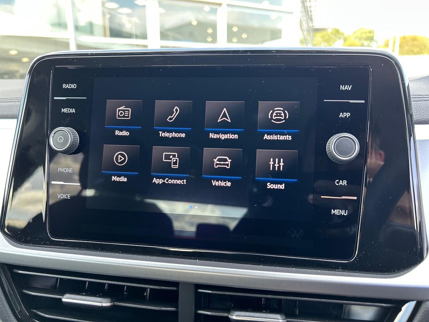 Used Volkswagen T-Roc 2025 for sale - 76212022: Photo 11