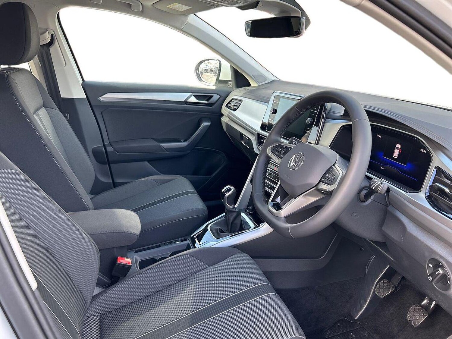 Used Volkswagen T-Roc 2025 for sale - 76212022: Photo 15