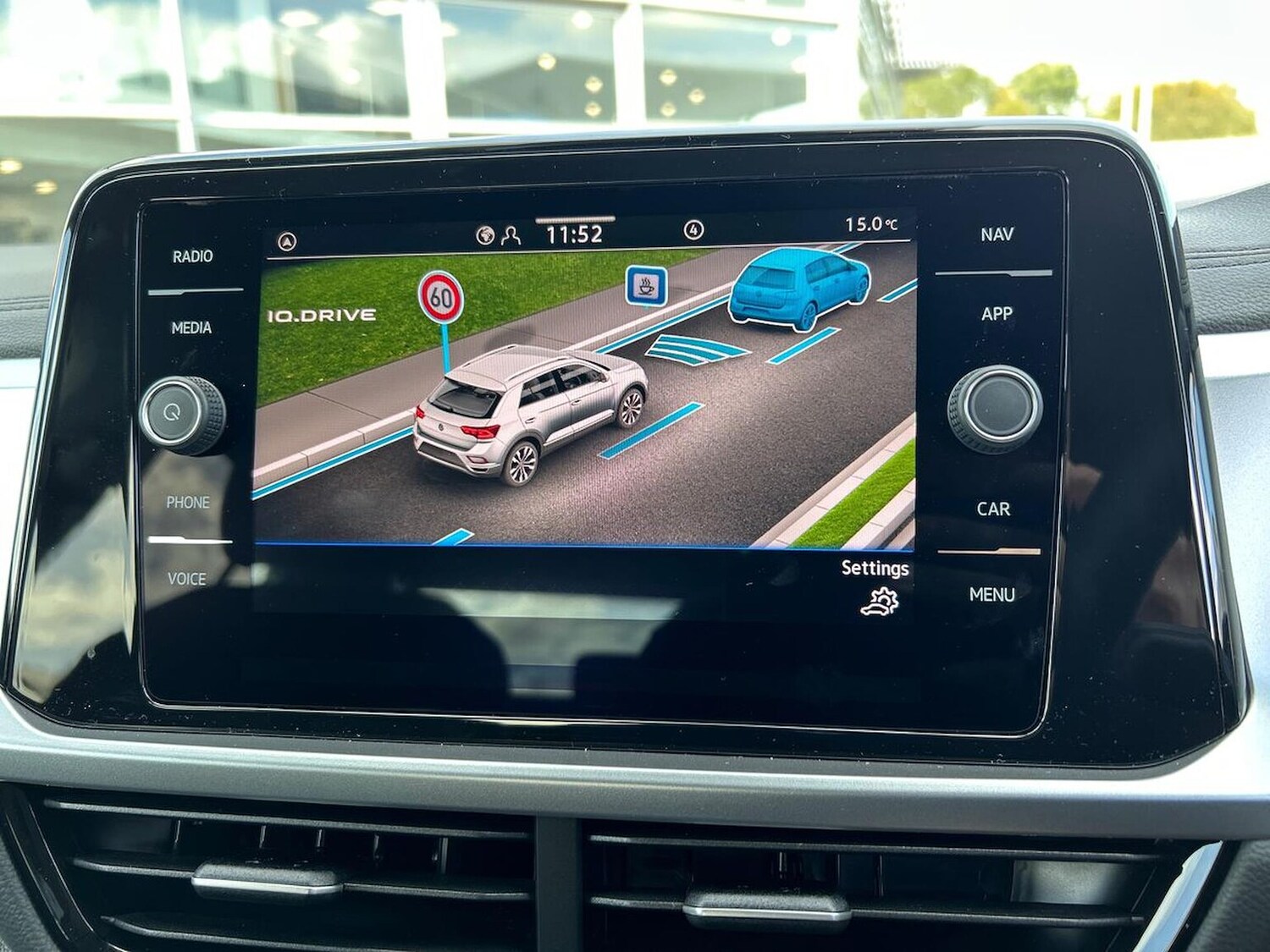 Used Volkswagen T-Roc 2025 for sale - 76212022: Photo 25