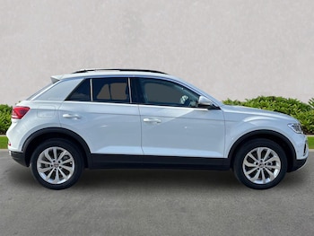 Used Volkswagen T-Roc 2025 for sale - 76212022: Photo