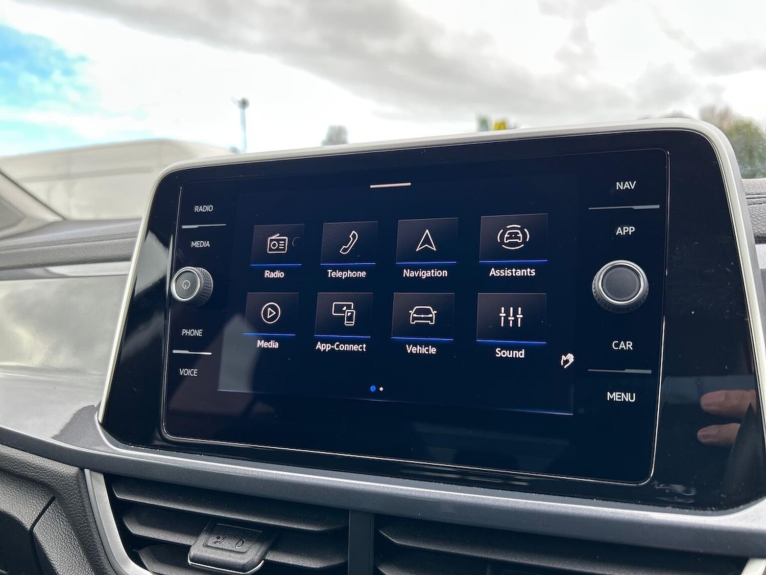 Used Volkswagen T-Roc 2024 for sale - 76352487: Photo 11