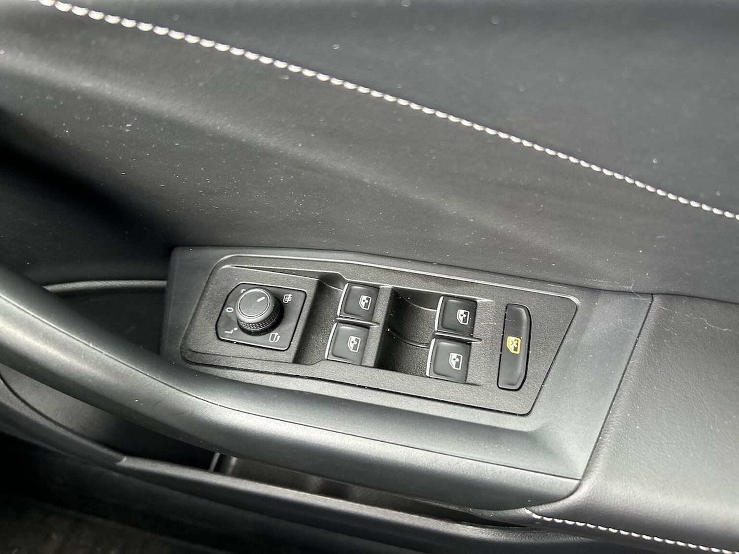 Used Volkswagen T-Roc 2024 for sale - 76352487: Photo 21