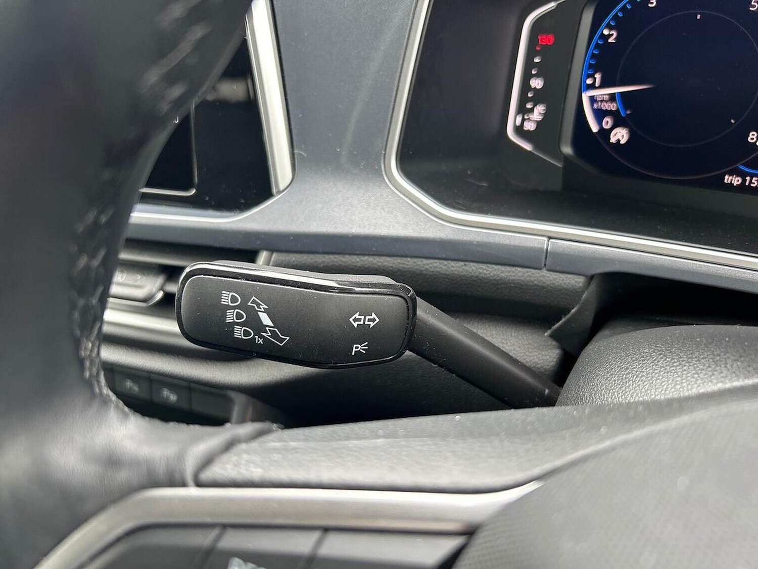 Used Volkswagen T-Roc 2024 for sale - 76352487: Photo 29