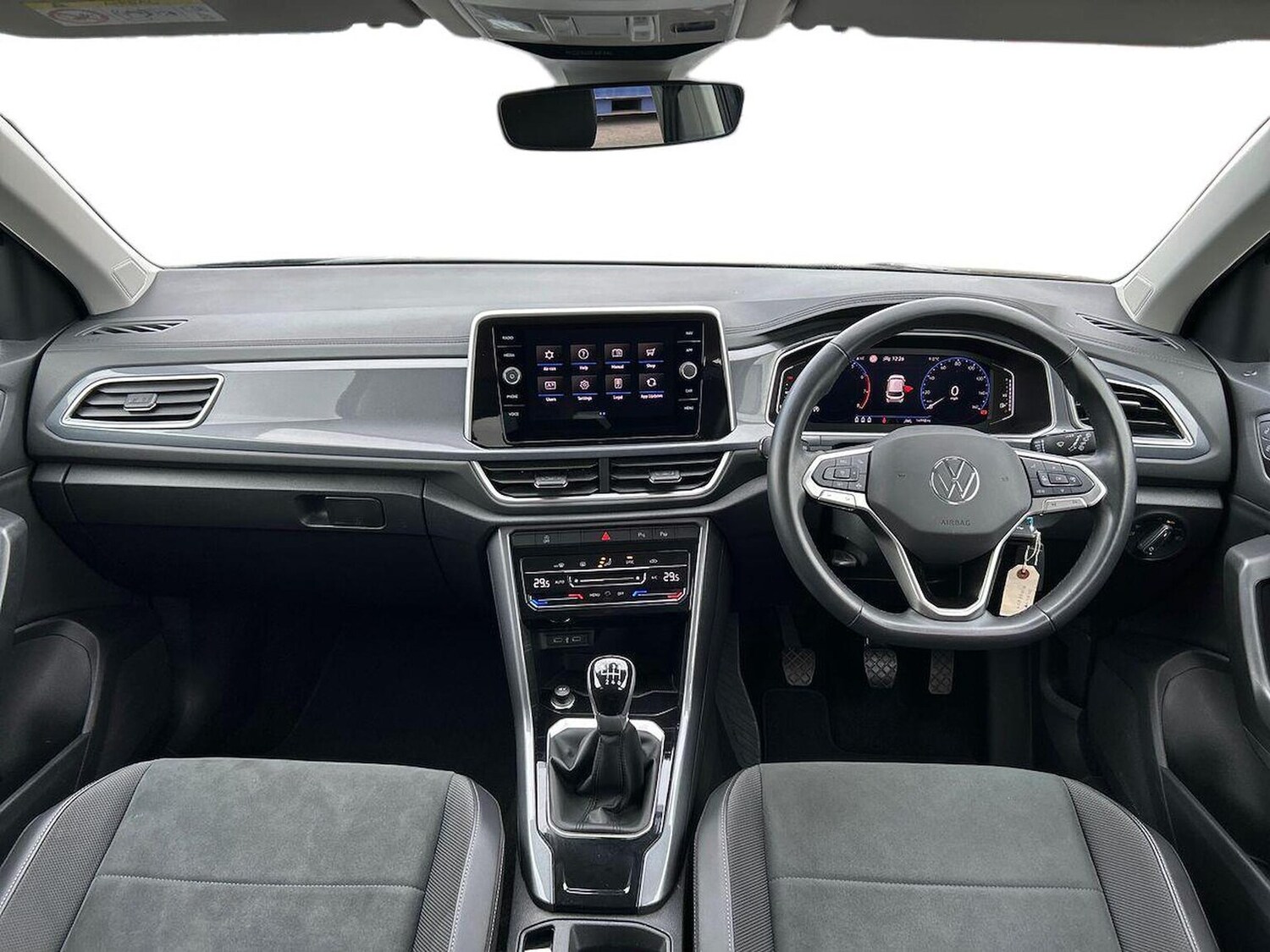 Used Volkswagen T-Roc 2024 for sale - 76352487: Photo 8