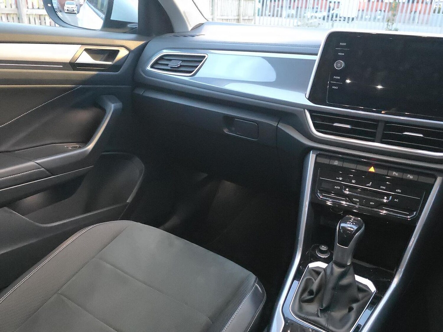 Used Volkswagen T-Roc 2022 for sale - 76127159: Photo 13