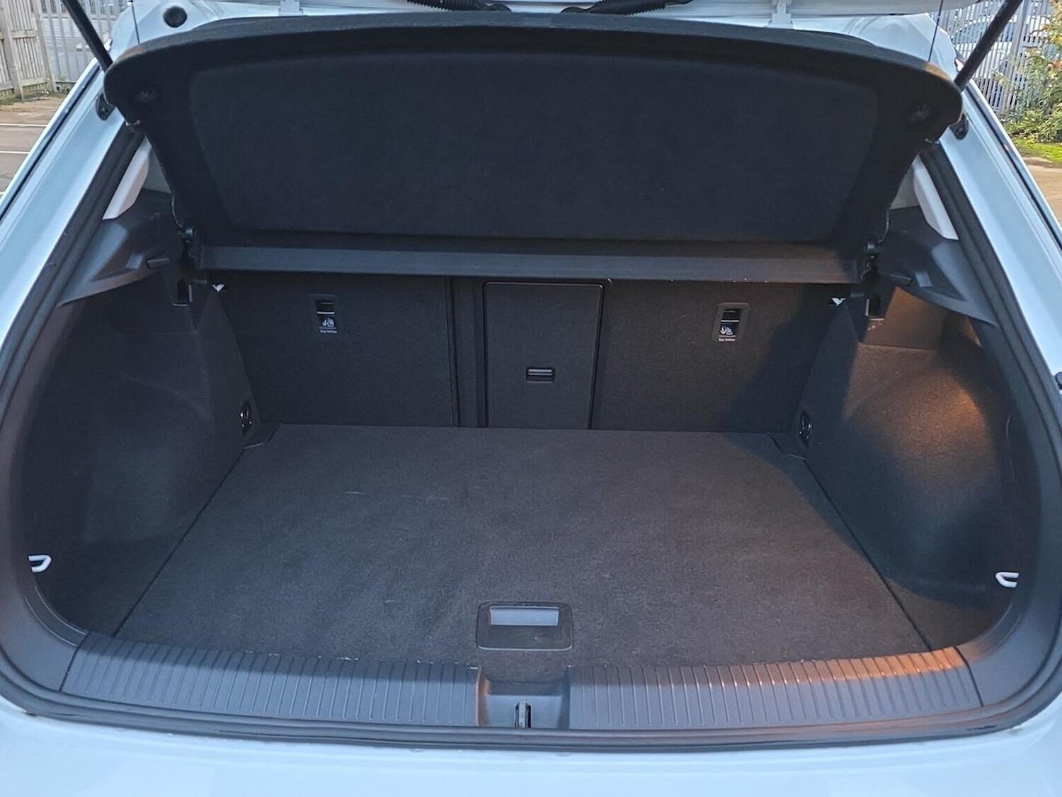 Used Volkswagen T-Roc 2022 for sale - 76127159: Photo 17