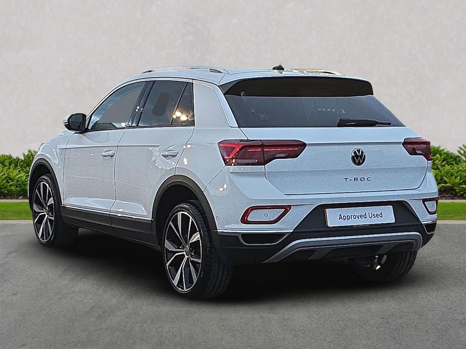 Used Volkswagen T-Roc 2022 for sale - 76127159: Photo 2