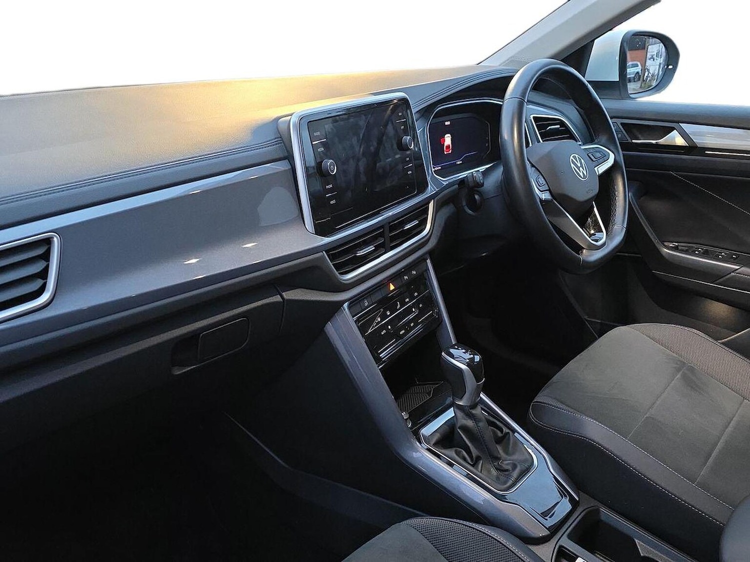 Used Volkswagen T-Roc 2022 for sale - 76127159: Photo 7