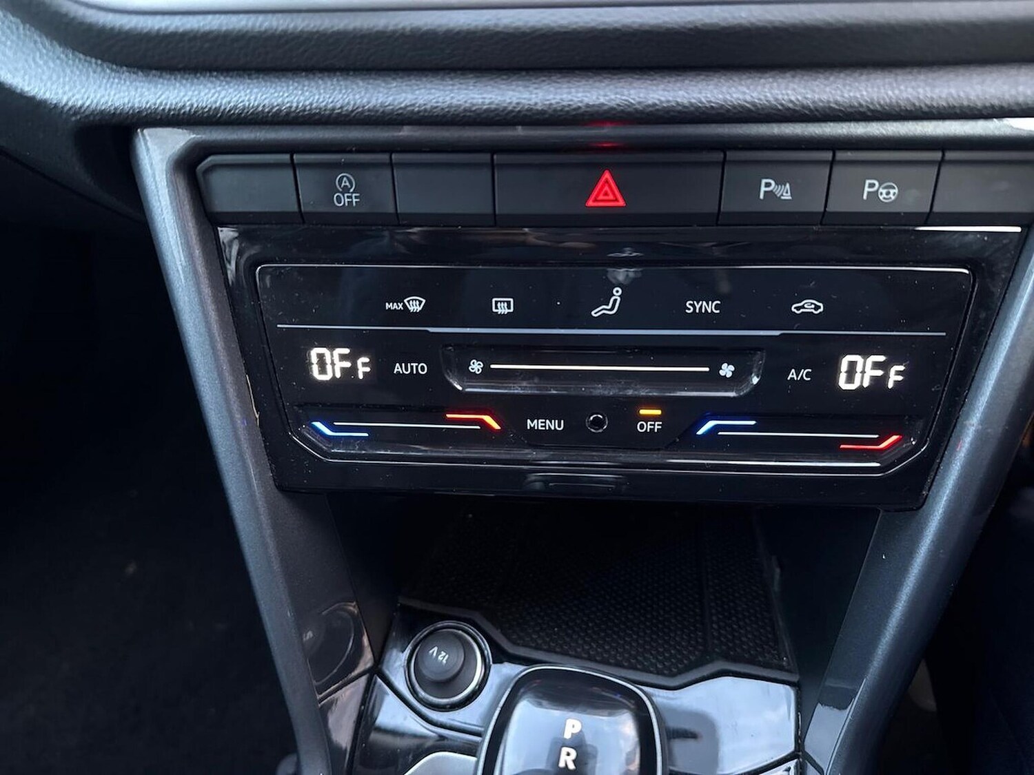 Used Volkswagen T-Roc 2024 for sale - 77629303: Photo 12