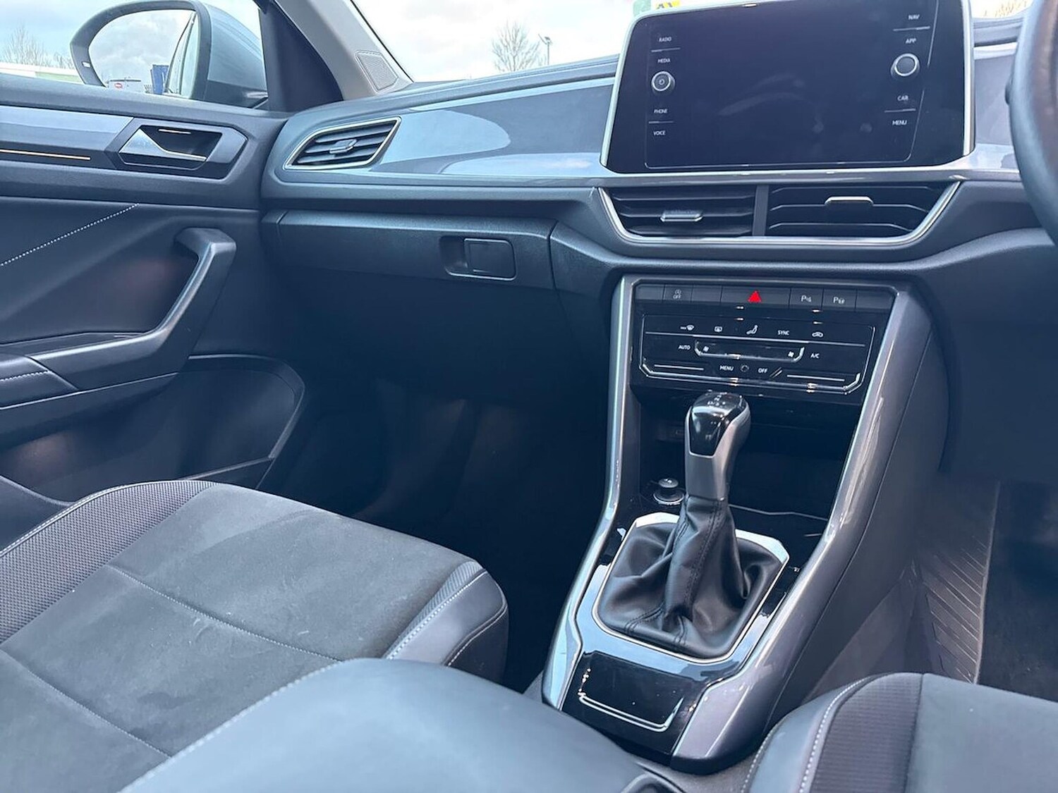 Used Volkswagen T-Roc 2024 for sale - 77629303: Photo 13