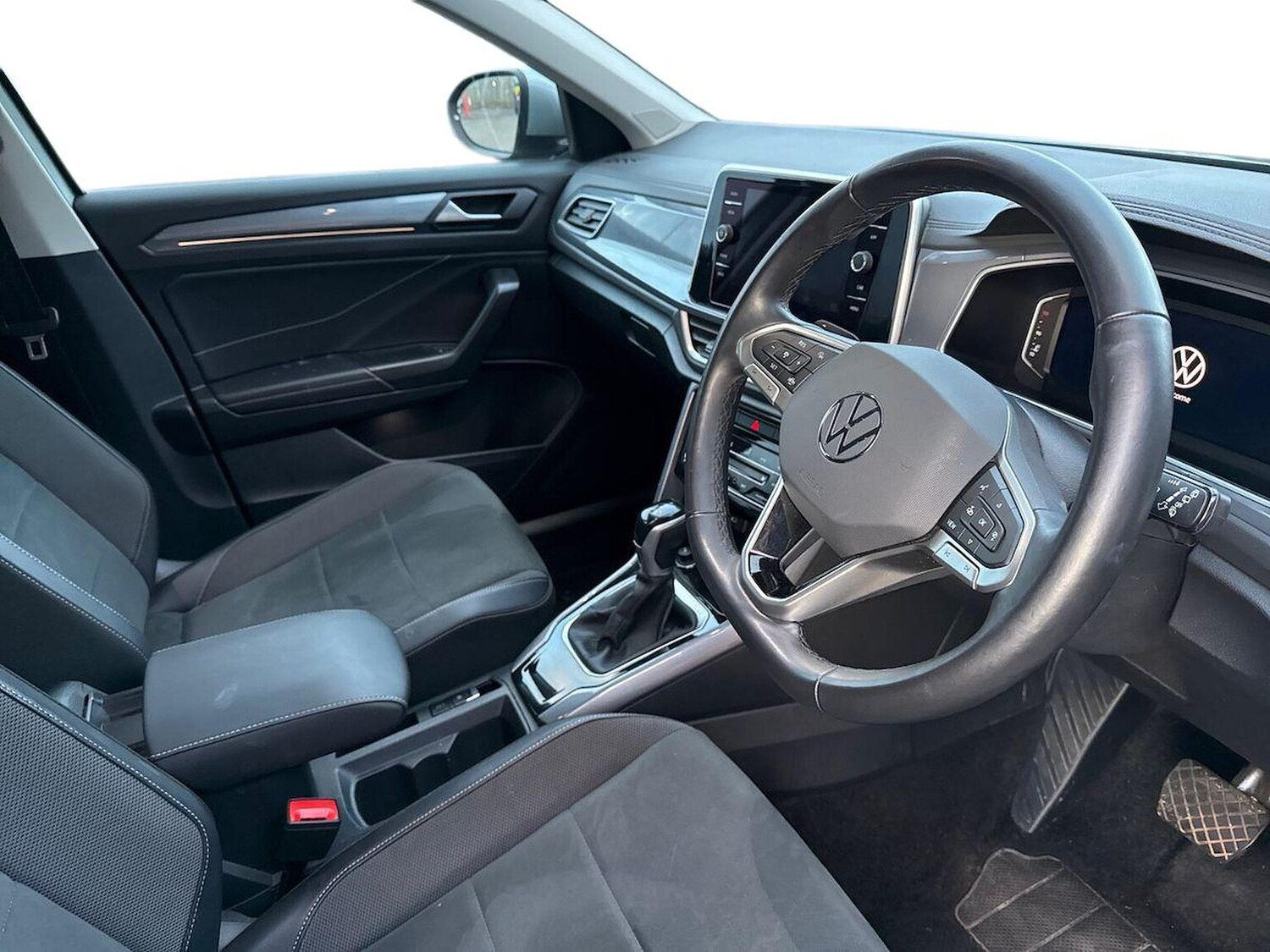 Used Volkswagen T-Roc 2024 for sale - 77629303: Photo 15