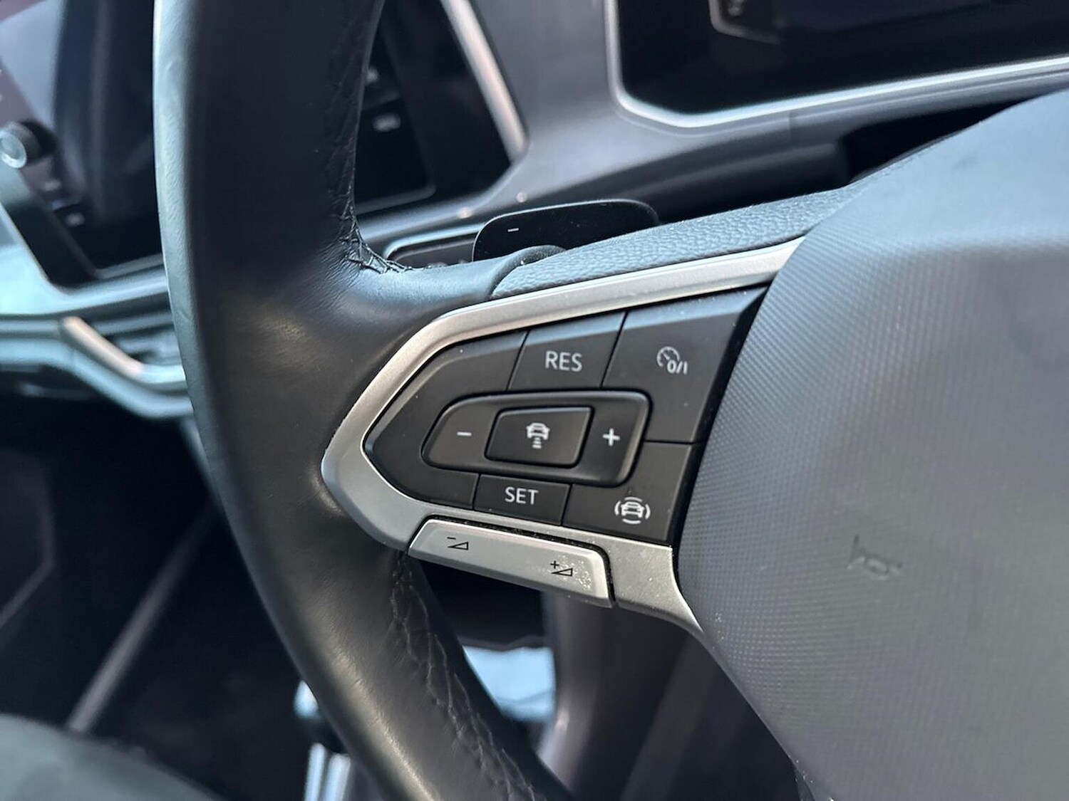 Used Volkswagen T-Roc 2024 for sale - 77629303: Photo 27