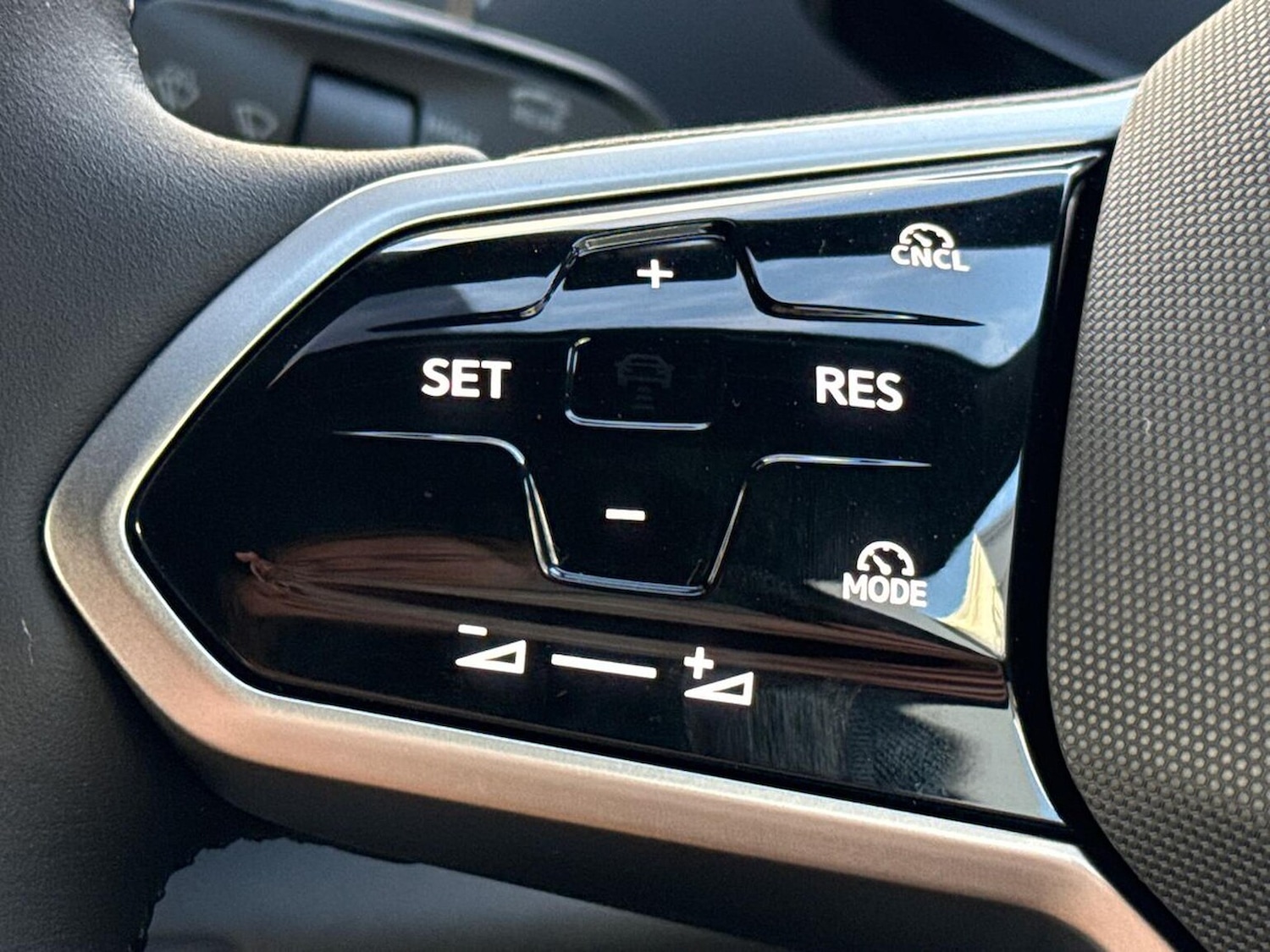 Used Volkswagen ID.4 2024 for sale - 77059811: Photo 29