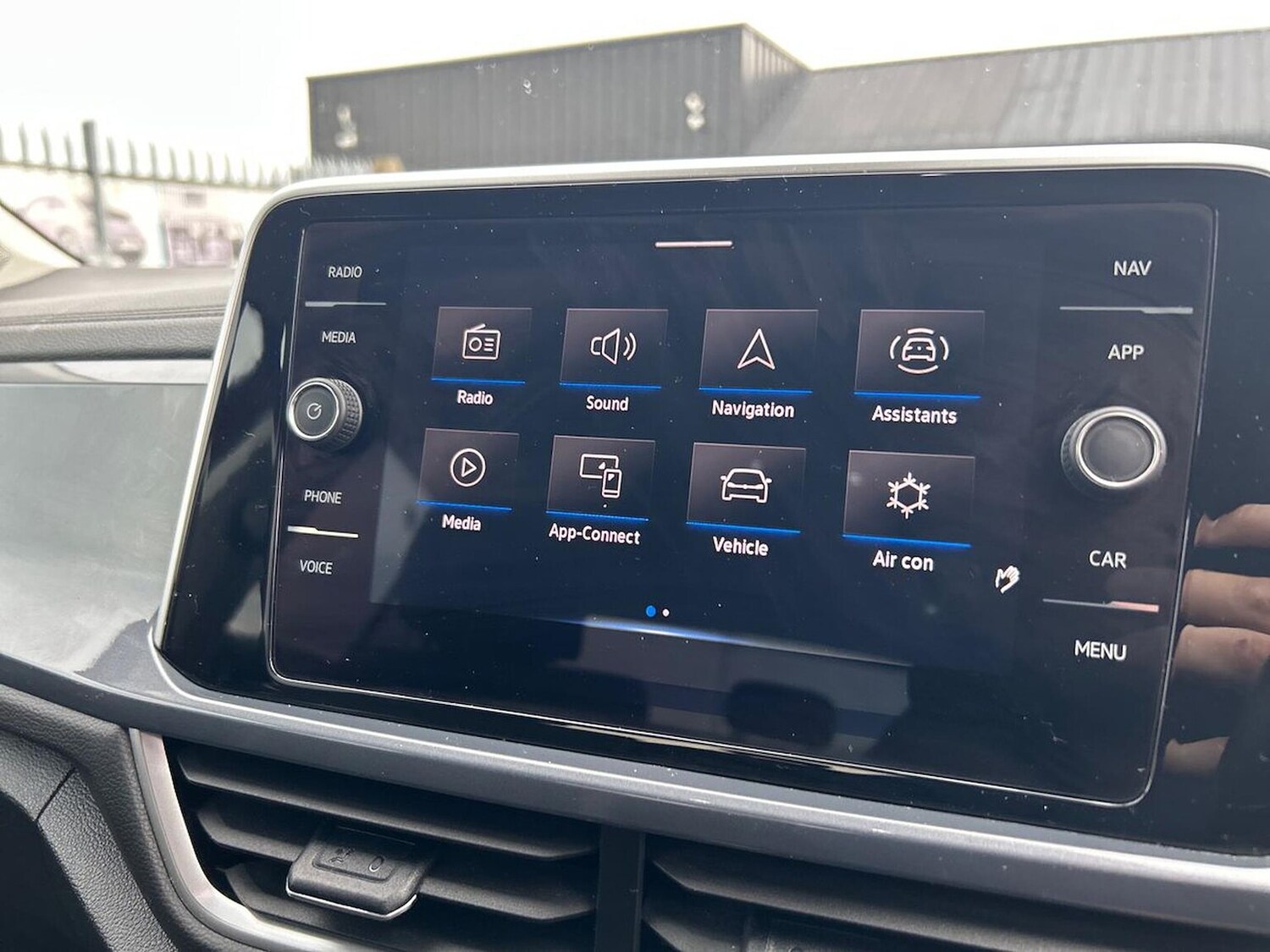 Used Volkswagen T-Roc 2023 for sale - 76316686: Photo 11