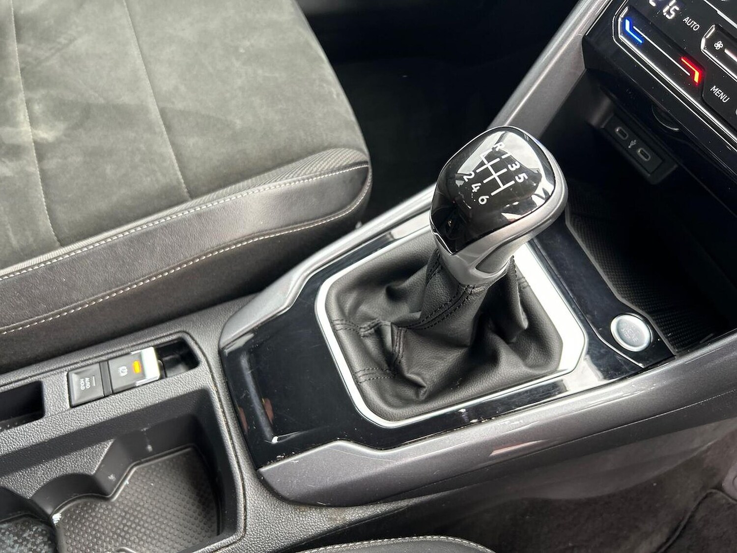 Used Volkswagen T-Roc 2023 for sale - 76316686: Photo 13