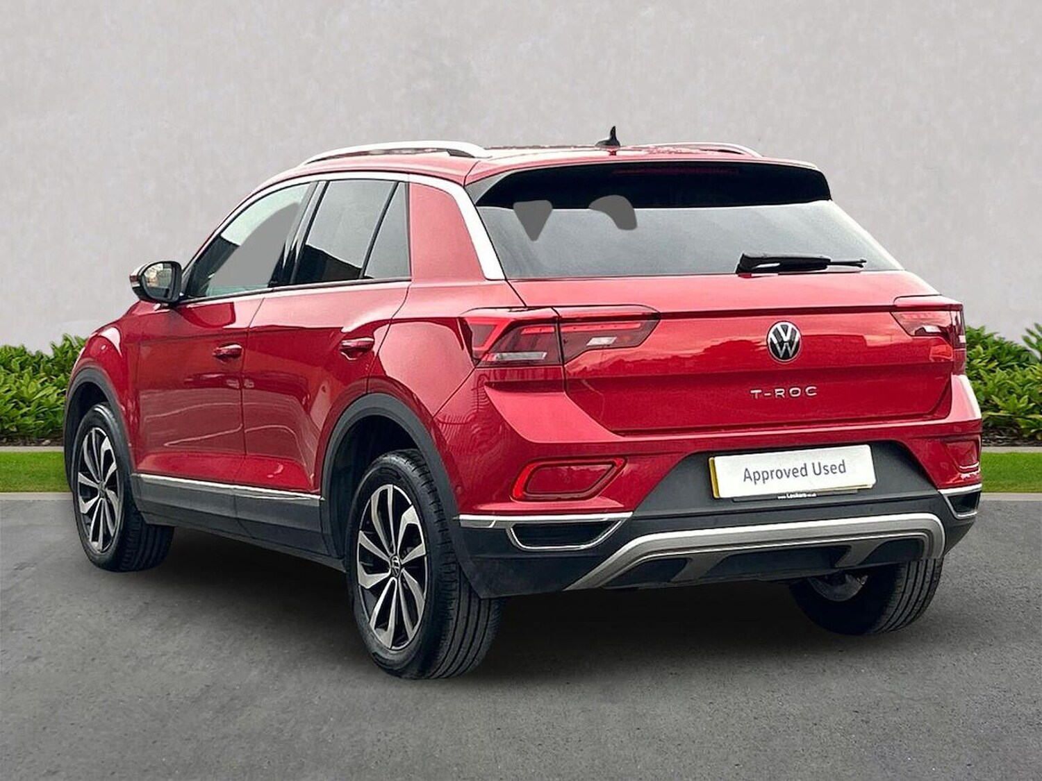 Used Volkswagen T-Roc 2023 for sale - 76316686: Photo 2