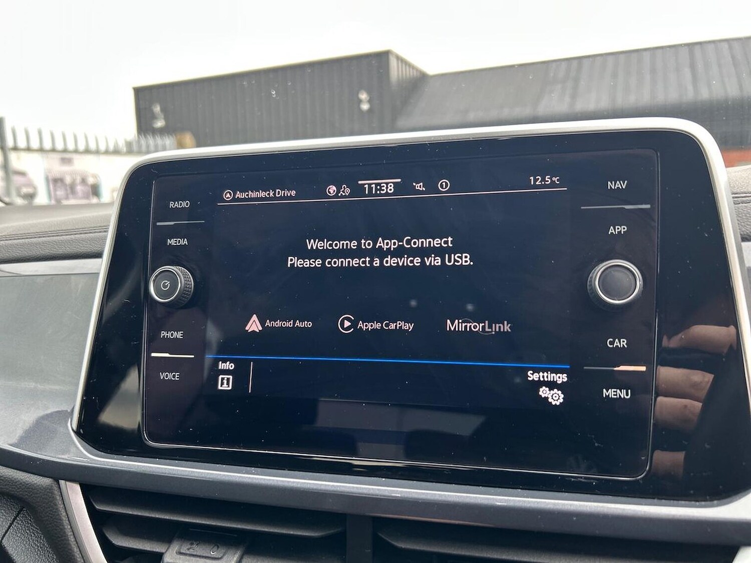 Used Volkswagen T-Roc 2023 for sale - 76316686: Photo 25