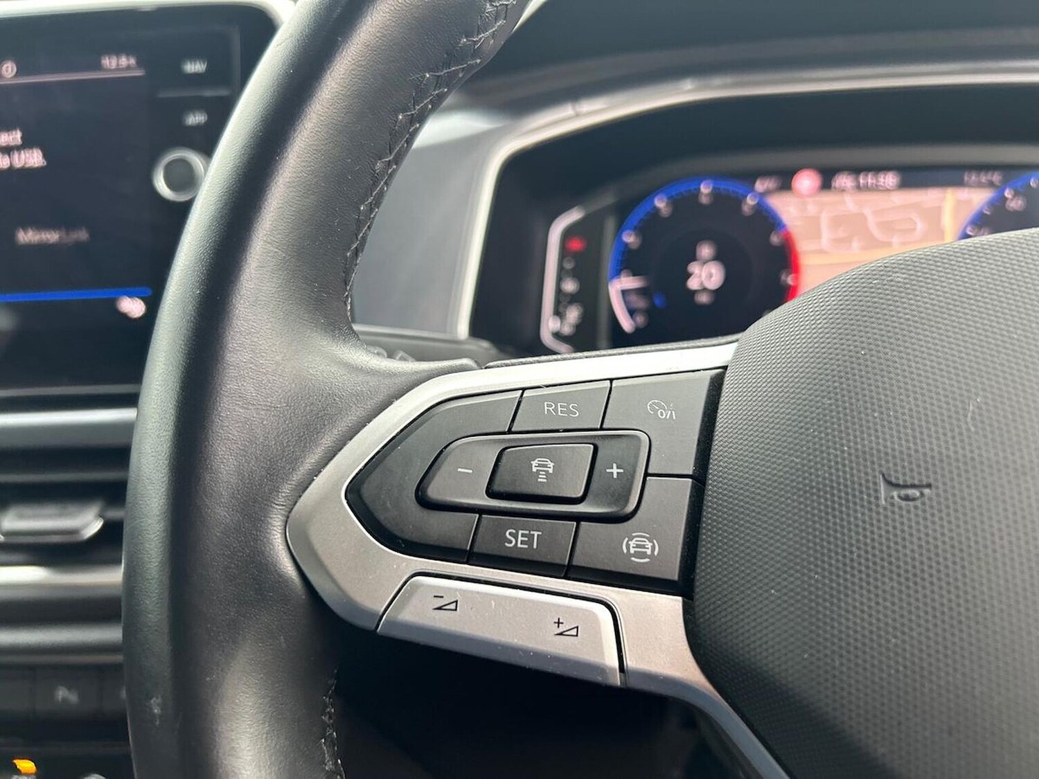 Used Volkswagen T-Roc 2023 for sale - 76316686: Photo 27