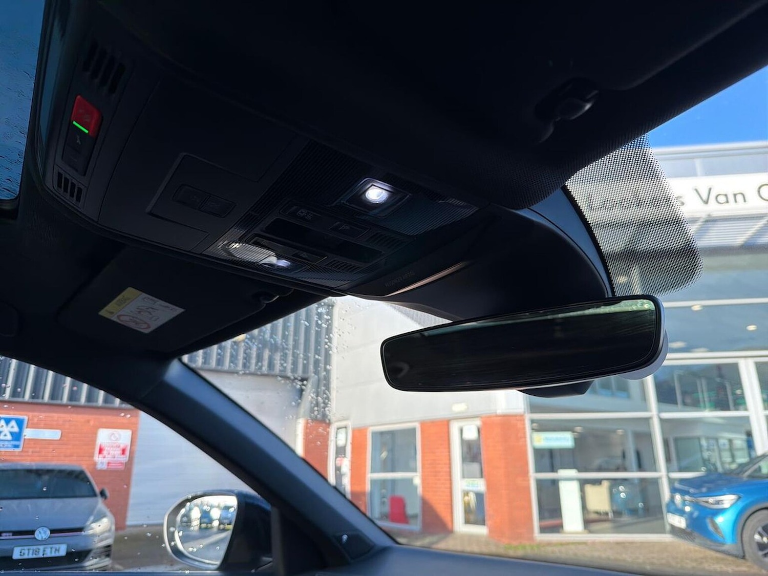 Used Volkswagen T-Roc 2024 for sale - 76778319: Photo 15