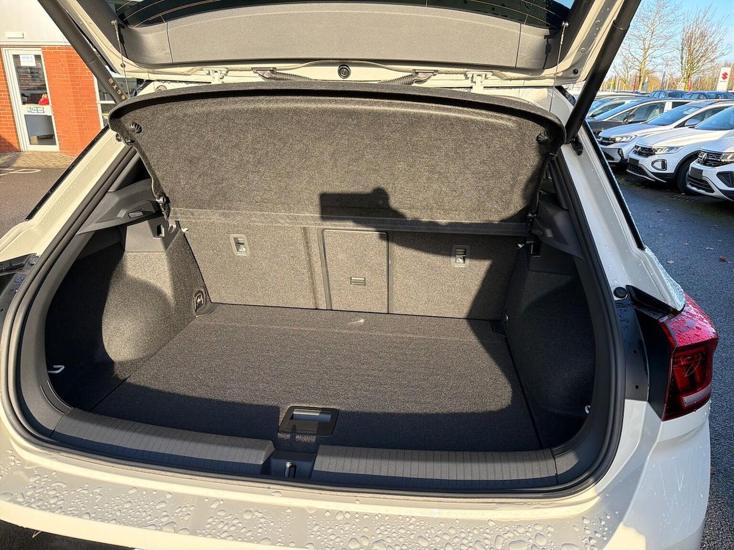 Used Volkswagen T-Roc 2024 for sale - 76778319: Photo 18