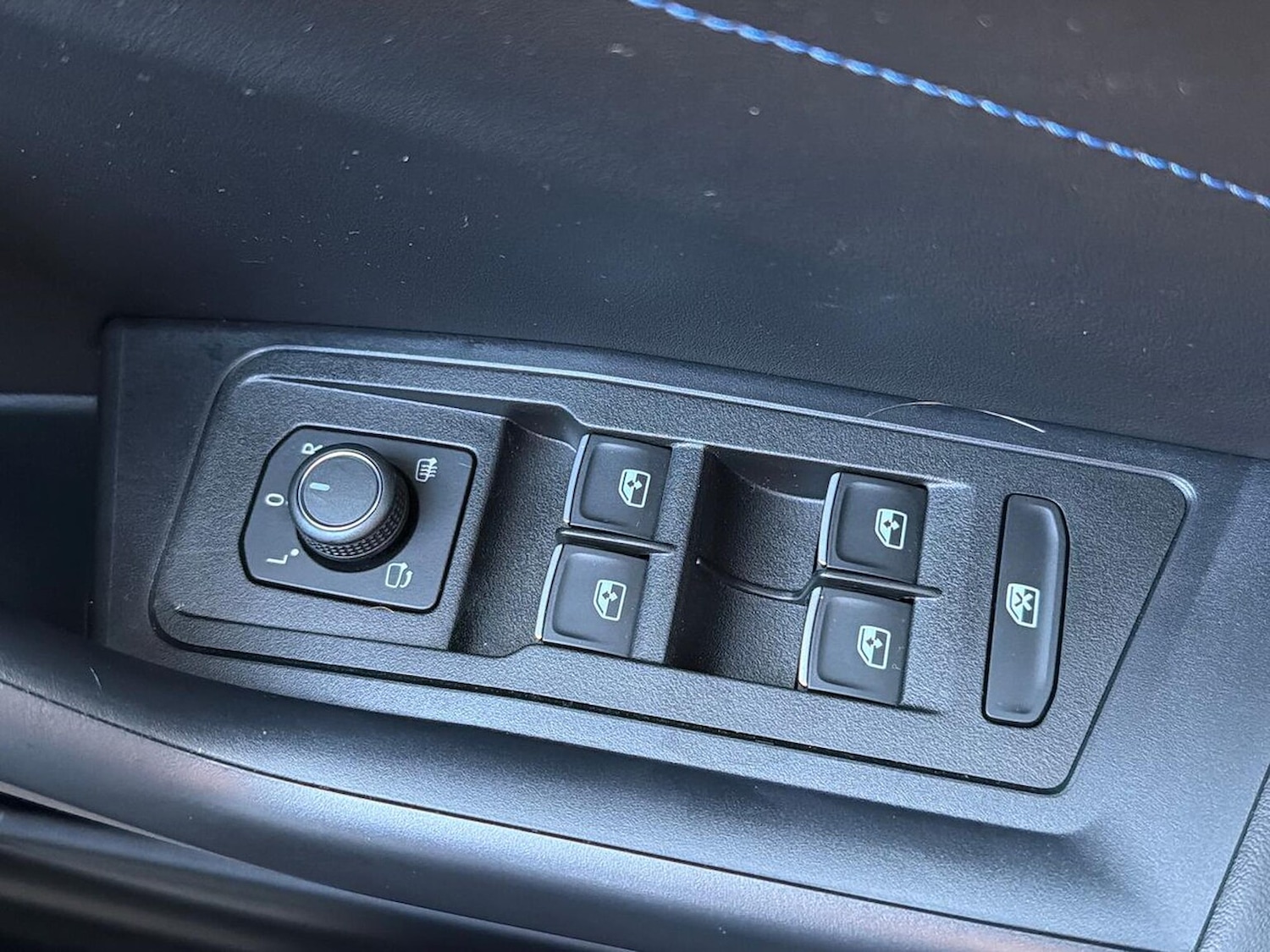 Used Volkswagen T-Roc 2024 for sale - 76778319: Photo 22