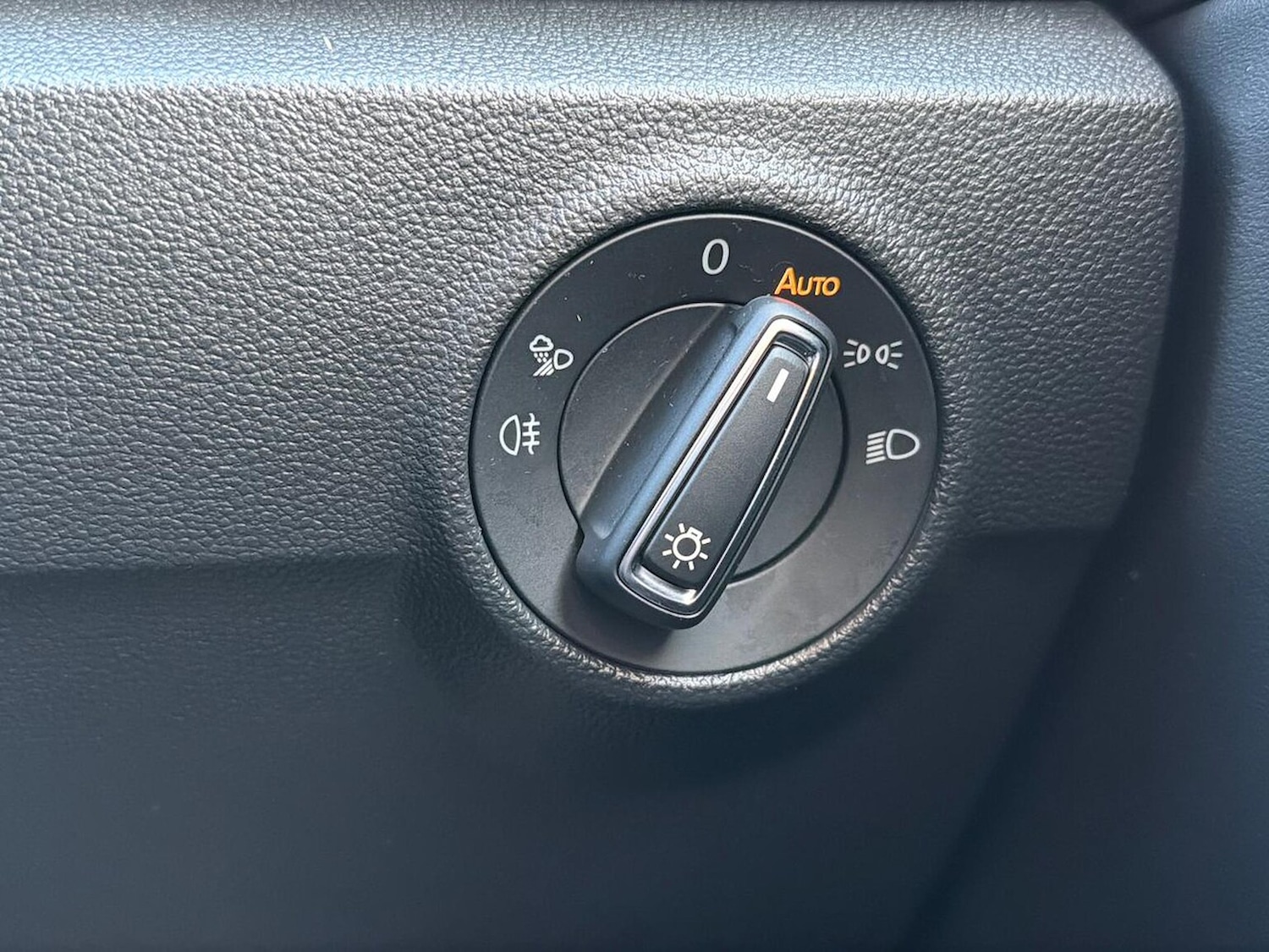 Used Volkswagen T-Roc 2024 for sale - 76778319: Photo 23