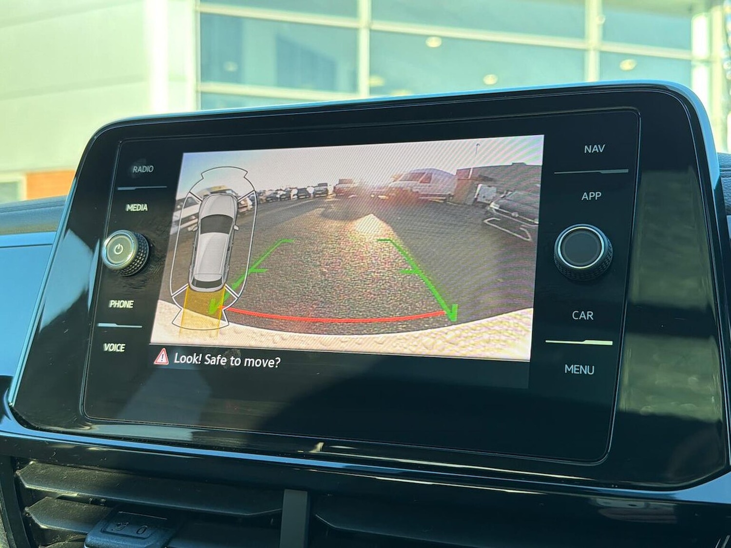 Used Volkswagen T-Roc 2024 for sale - 76778319: Photo 24