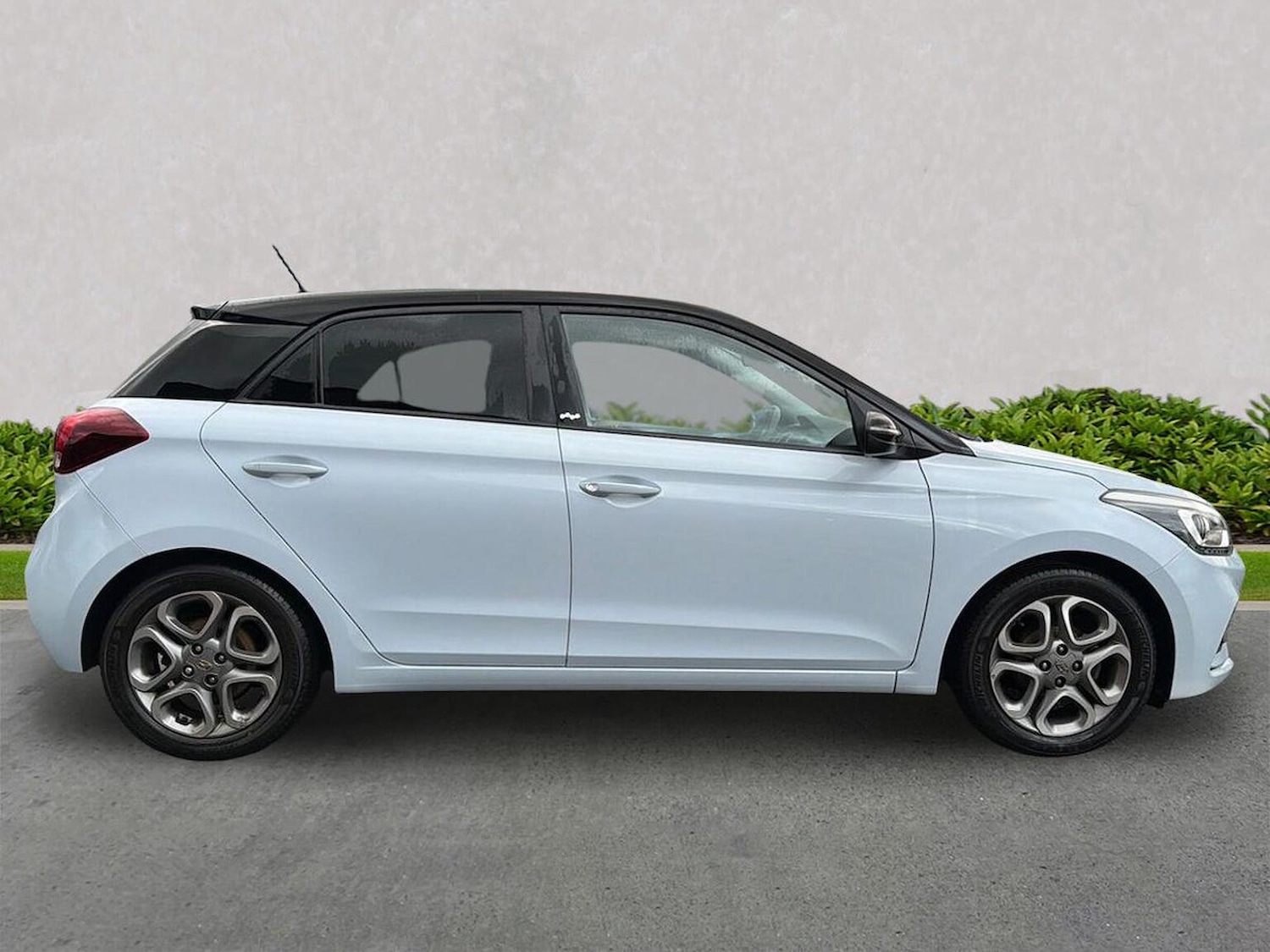 Used Hyundai i20 2019 for sale - 76885040: Photo 3