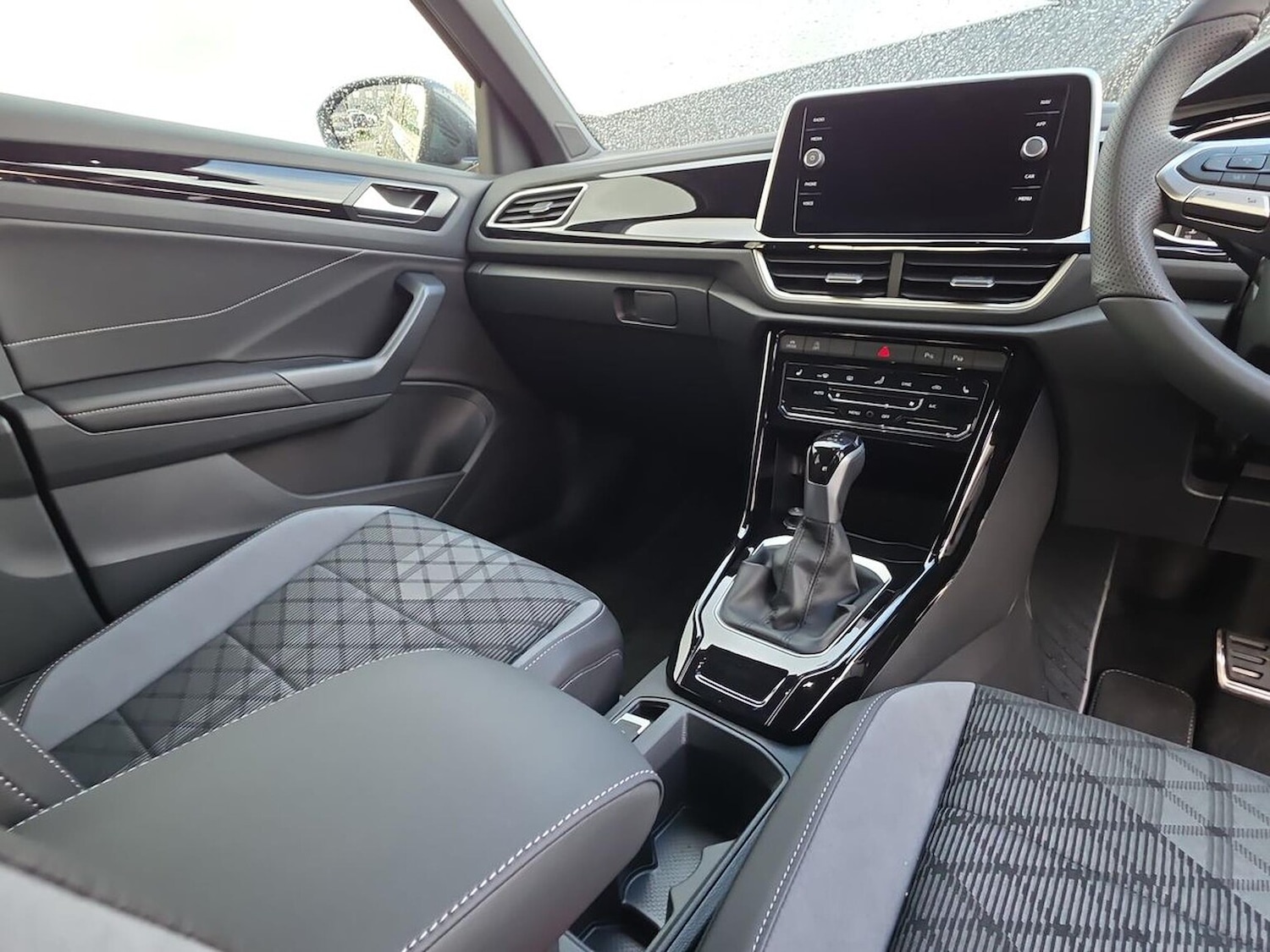 Used Volkswagen T-Roc 2025 for sale - 76725823: Photo 13