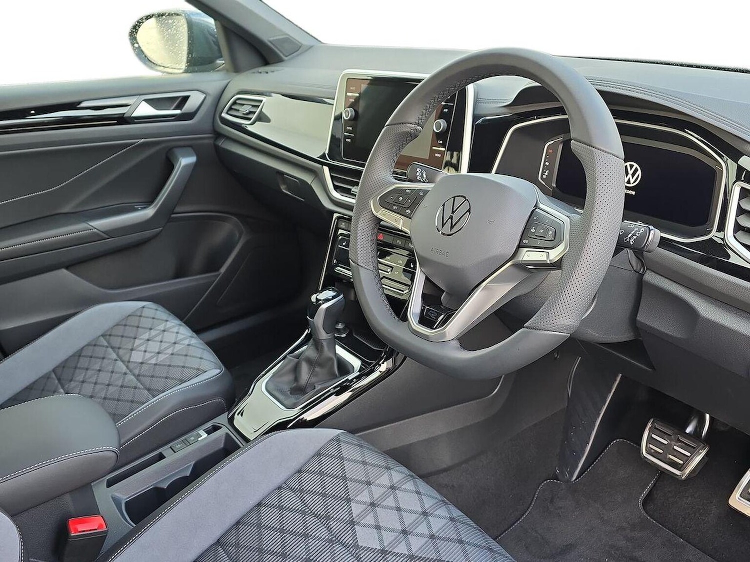 Used Volkswagen T-Roc 2025 for sale - 76725823: Photo 15