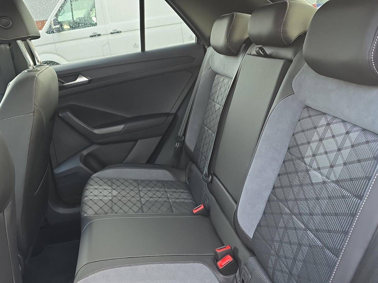 Used Volkswagen T-Roc 2025 for sale - 76725823: Photo 16