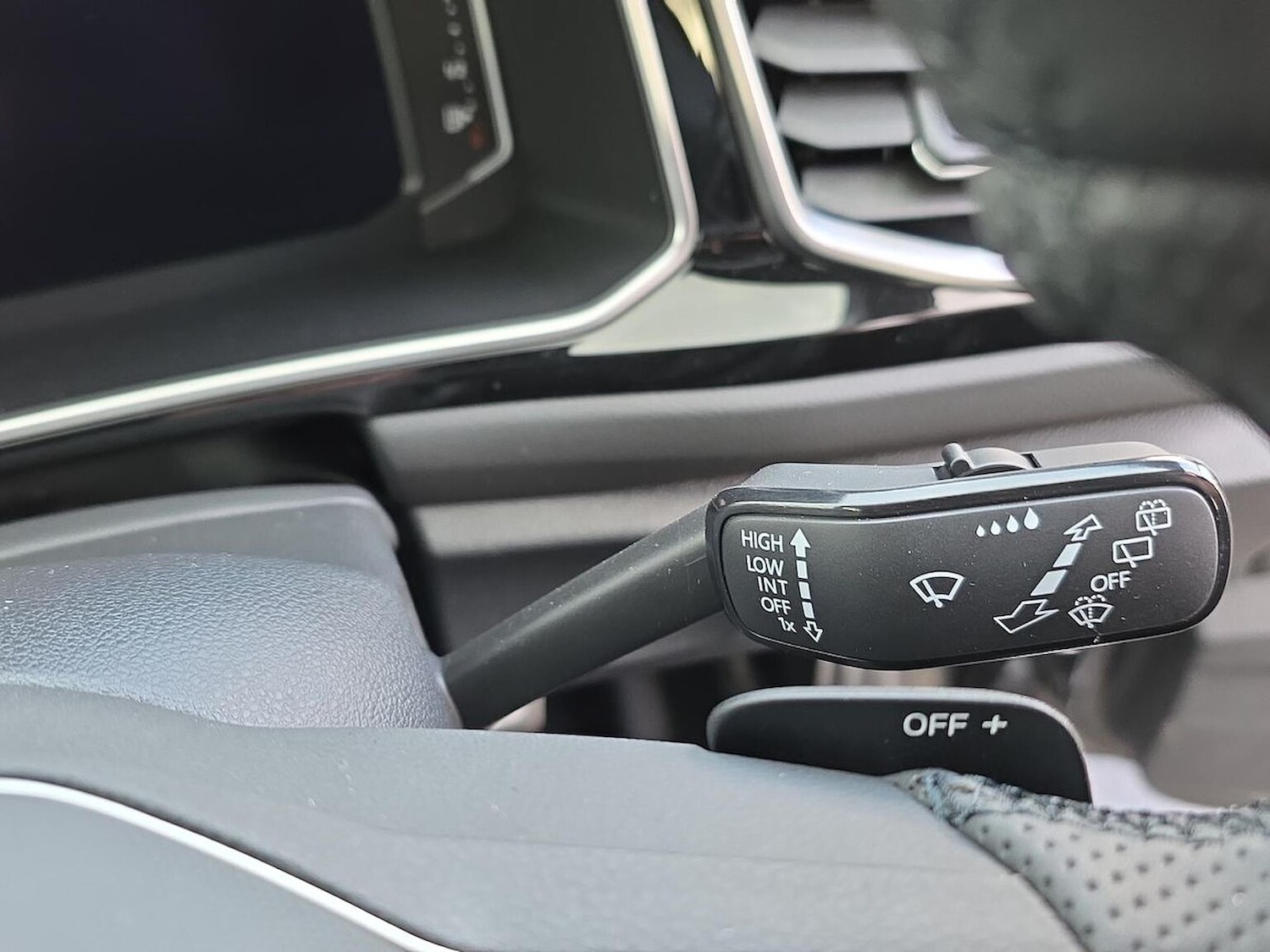 Used Volkswagen T-Roc 2025 for sale - 76725823: Photo 28