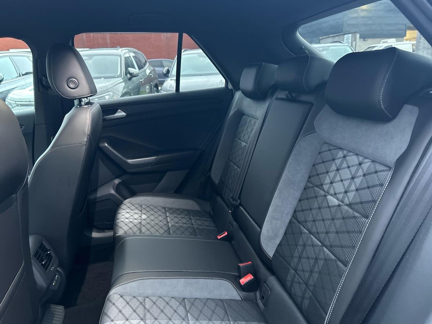 Used Volkswagen T-Roc 2025 for sale - 77488868: Photo 16