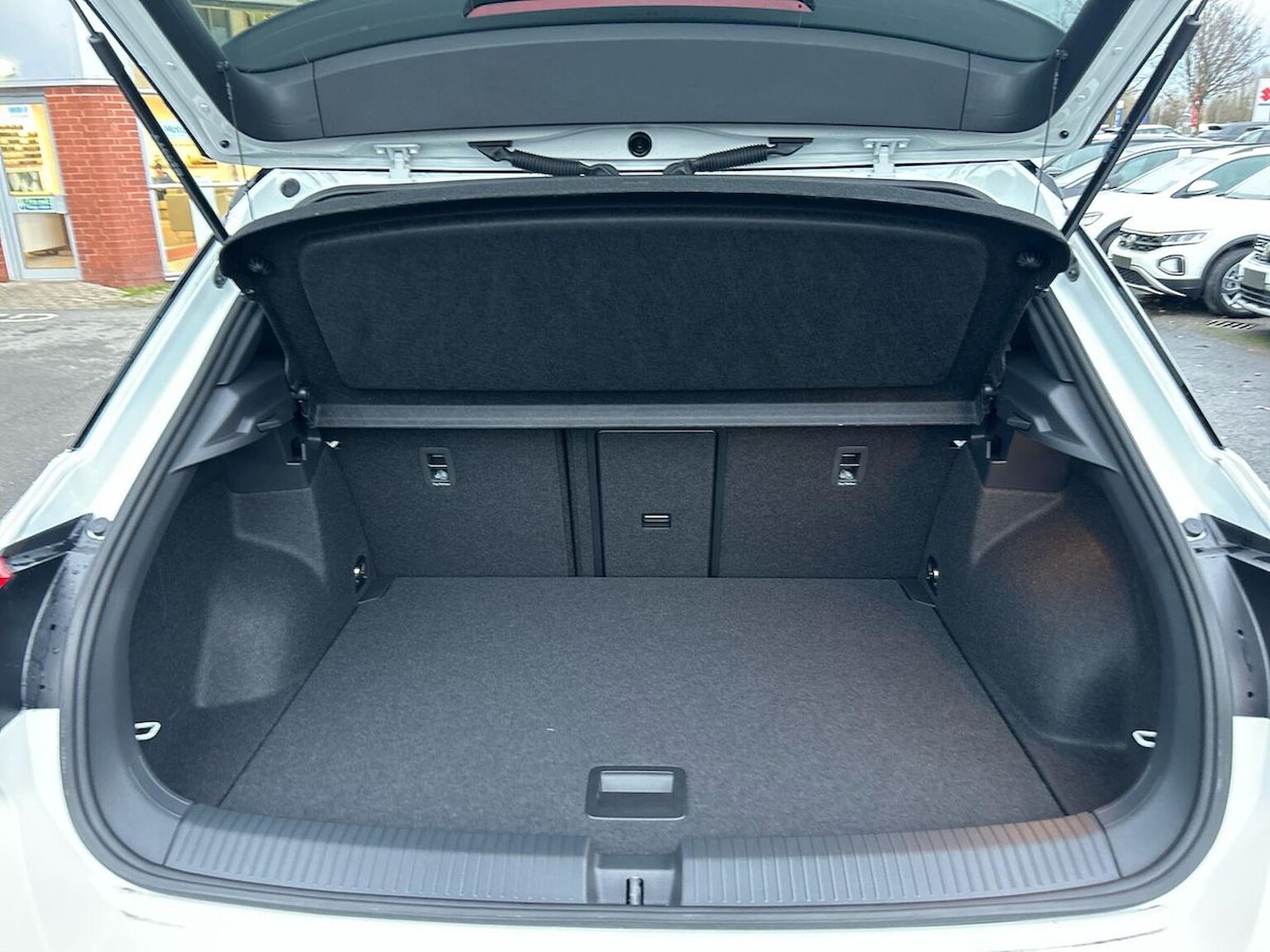 Used Volkswagen T-Roc 2025 for sale - 77488868: Photo 17