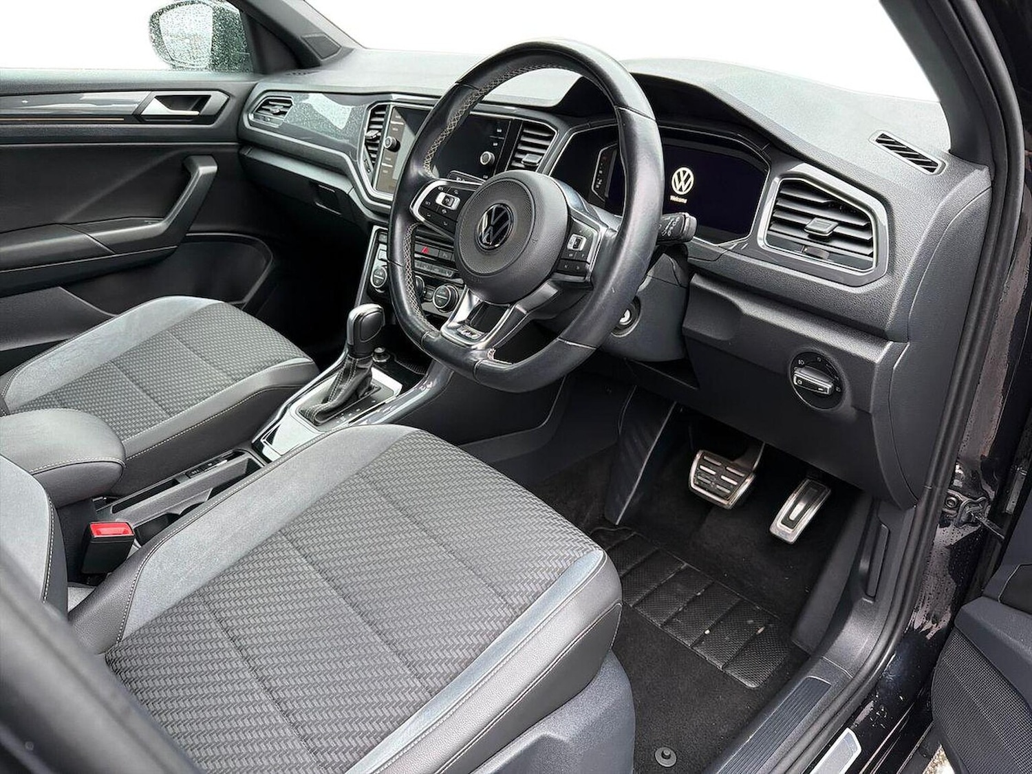 Used Volkswagen T-Roc 2021 for sale - 76777348: Photo 15