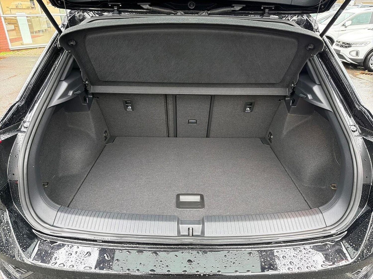 Used Volkswagen T-Roc 2021 for sale - 76777348: Photo 17