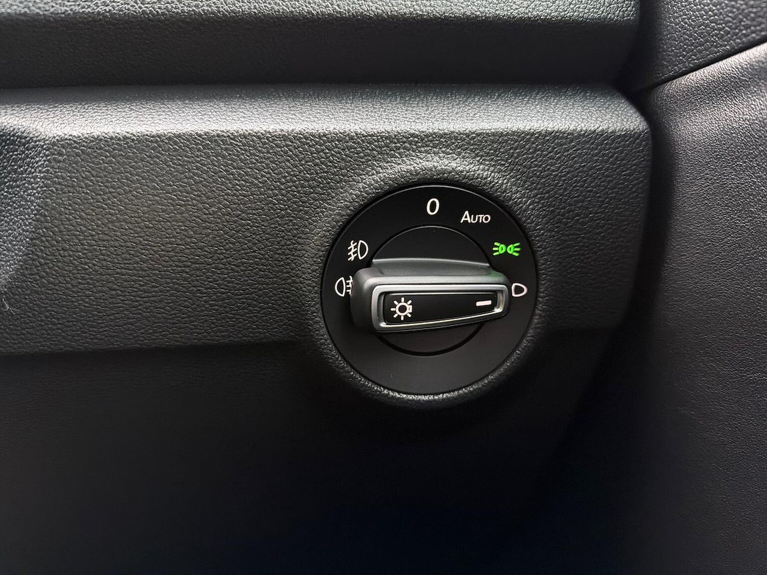 Used Volkswagen T-Roc 2021 for sale - 76777348: Photo 22