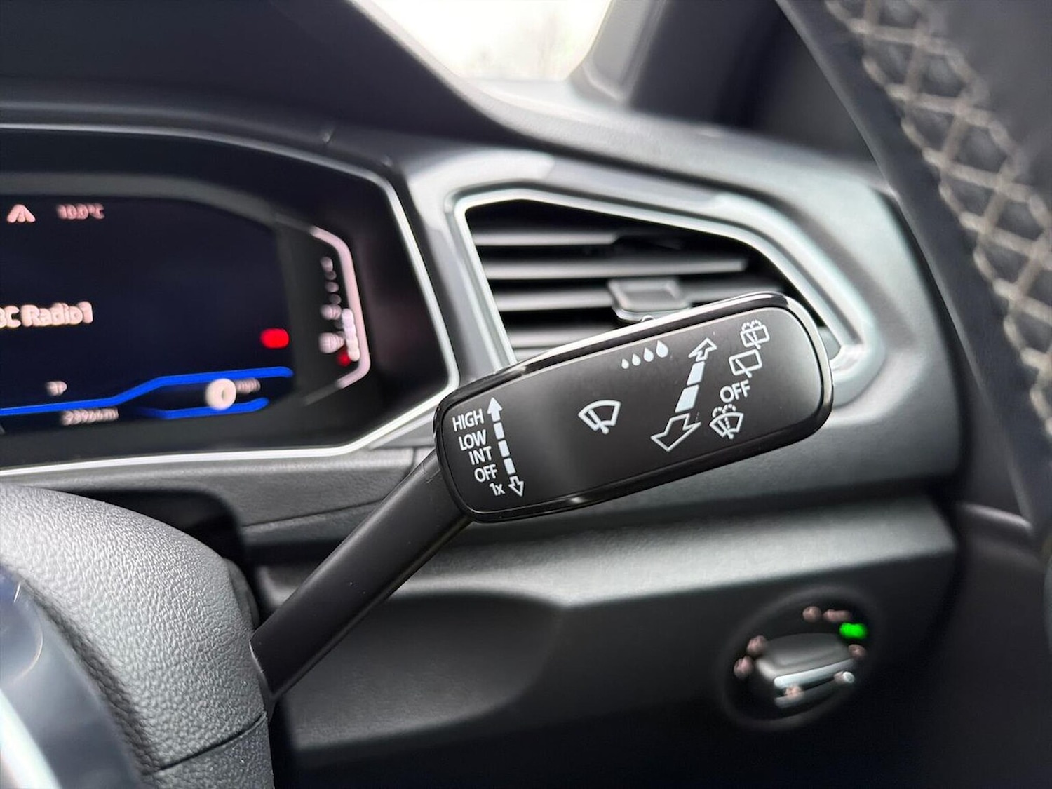 Used Volkswagen T-Roc 2021 for sale - 76777348: Photo 27