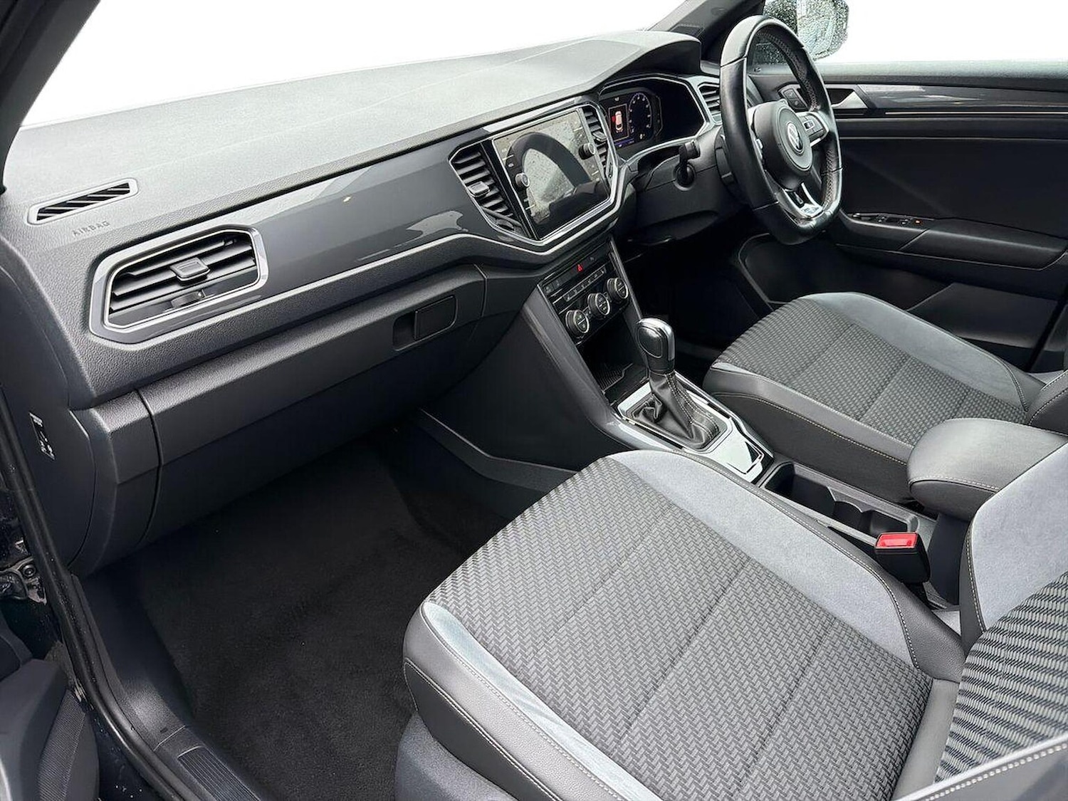 Used Volkswagen T-Roc 2021 for sale - 76777348: Photo 7