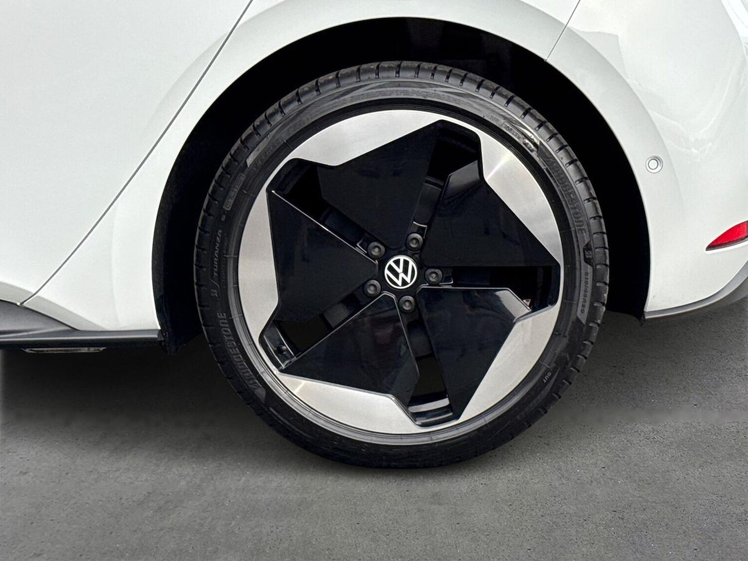 Used Volkswagen ID.3 2025 for sale - 75908083: Photo 6