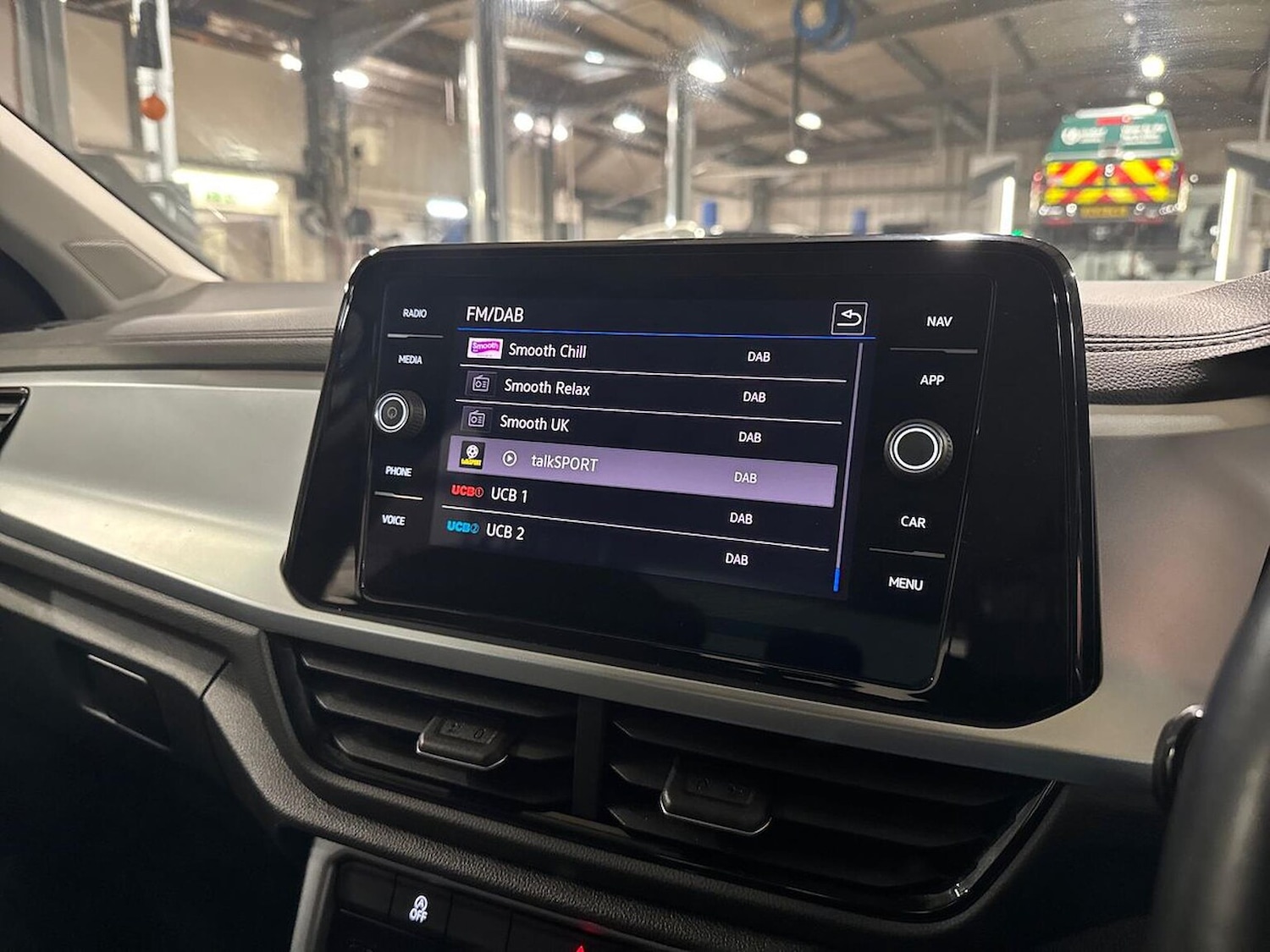 Used Volkswagen T-Roc 2022 for sale - 76439772: Photo 11