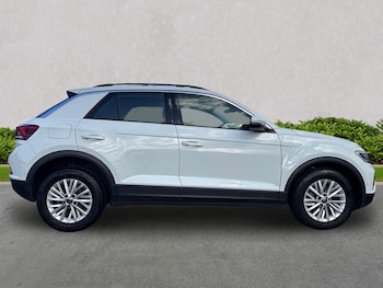 Used Volkswagen T-Roc 2022 for sale - 76439772: Photo