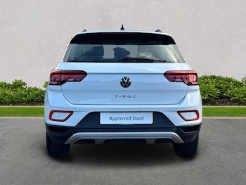 Used Volkswagen T-Roc 2022 for sale - 76439772: Photo